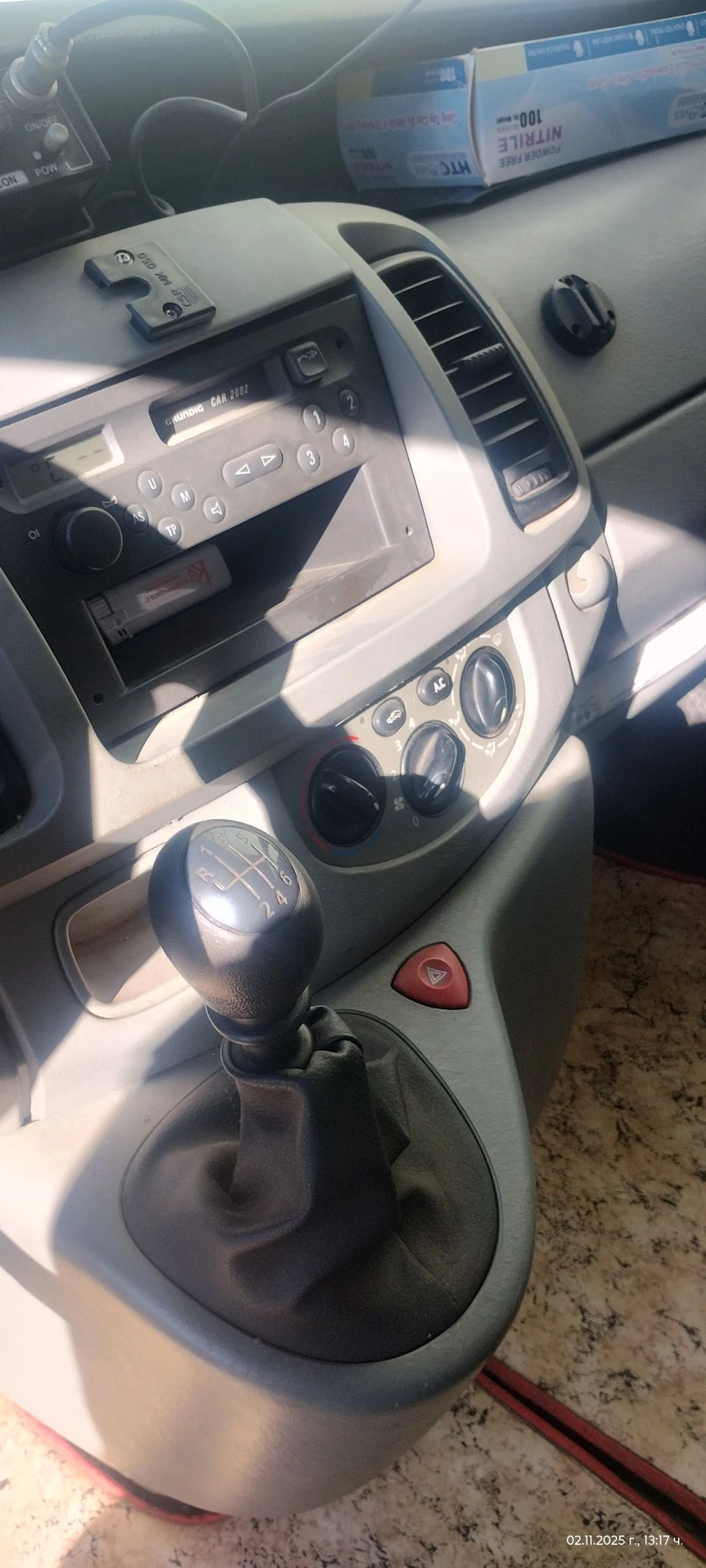 Opel Vivaro 2.5DTI, снимка 8 - Бусове и автобуси - 55184594