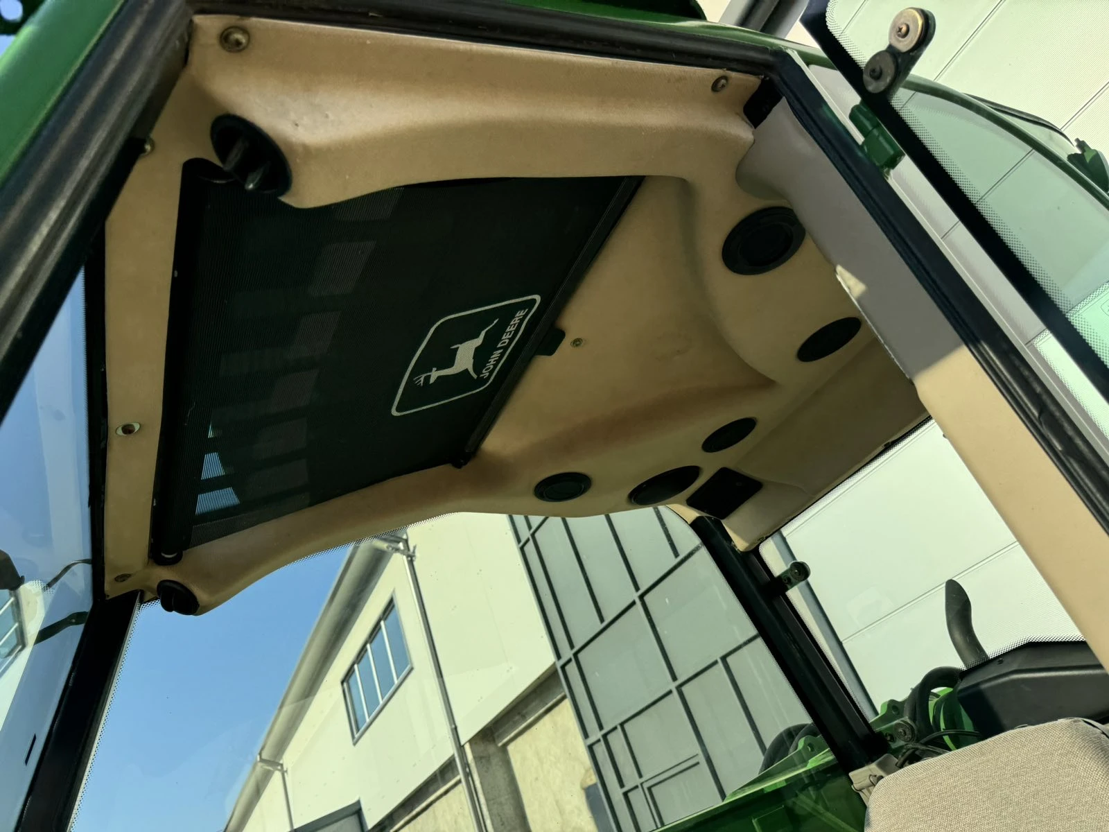 Трактор John Deere 3200 - изображение 6