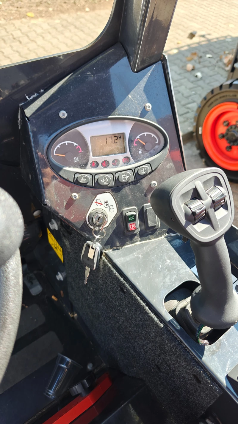 Мини челни товарачи Bobcat L28, снимка 4 - Индустриална техника - 51512948