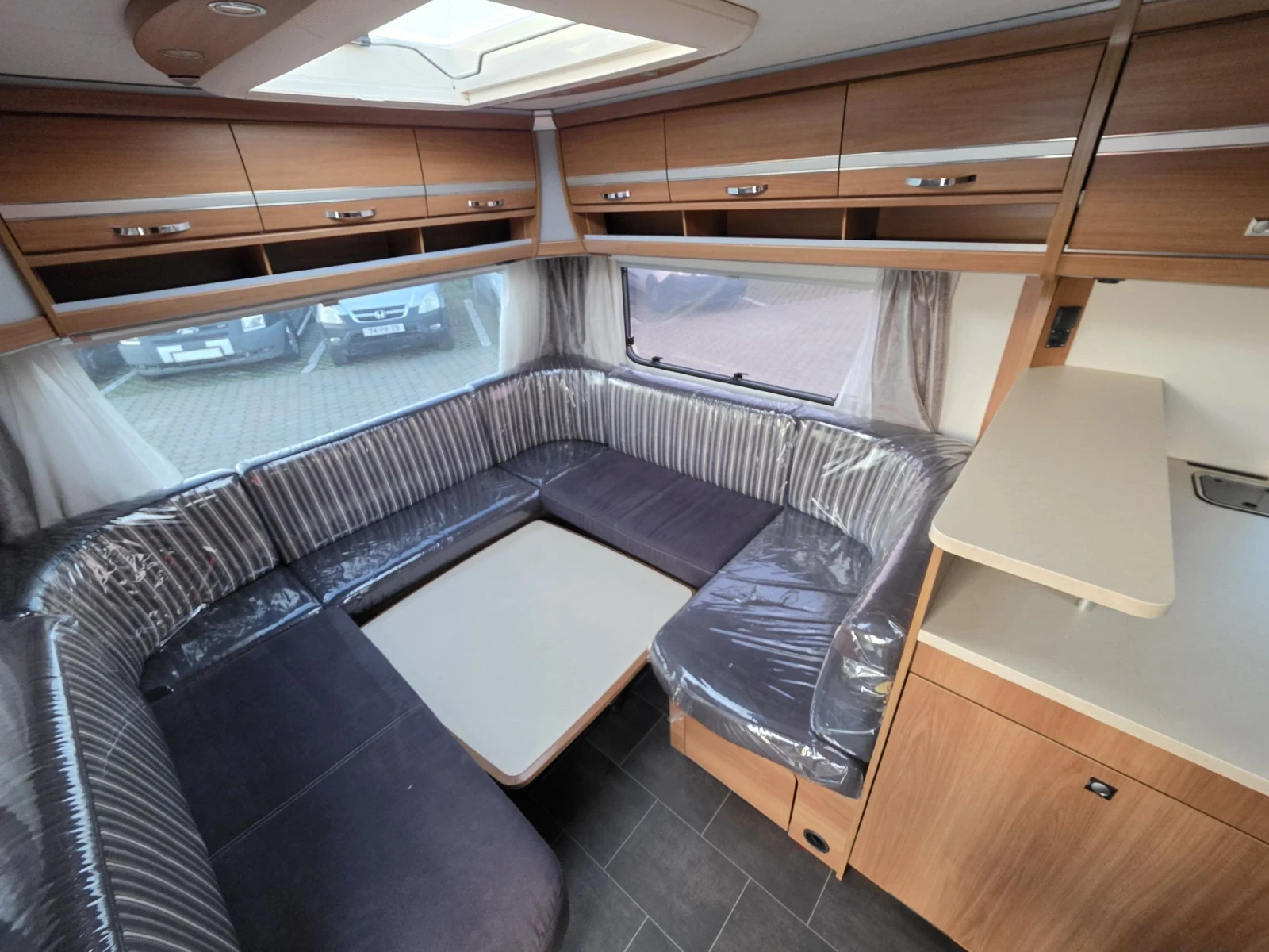 Каравана Dethleffs, снимка 8 - Каравани и кемпери - 53990301