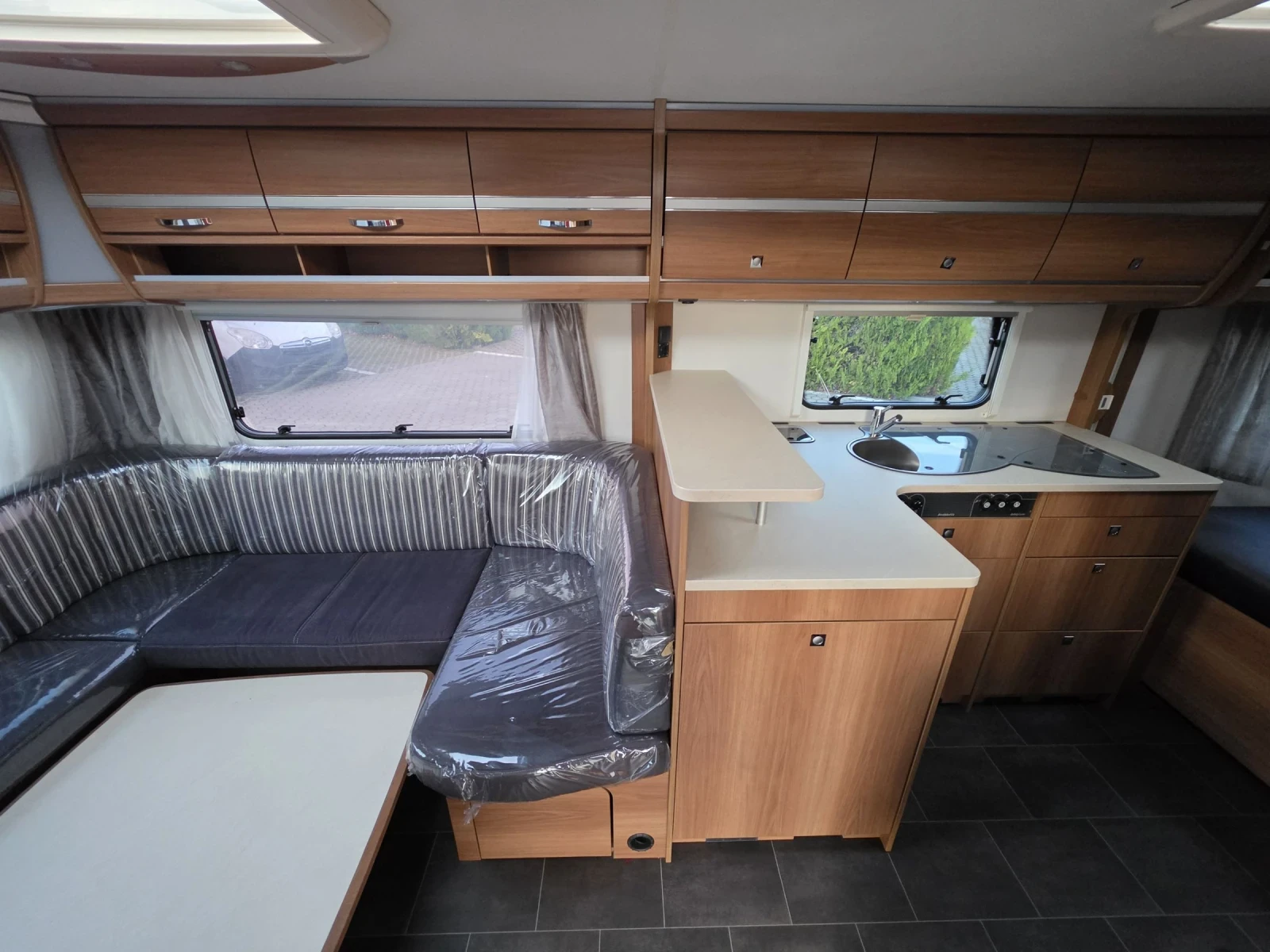 Каравана Dethleffs, снимка 10 - Каравани и кемпери - 53990301