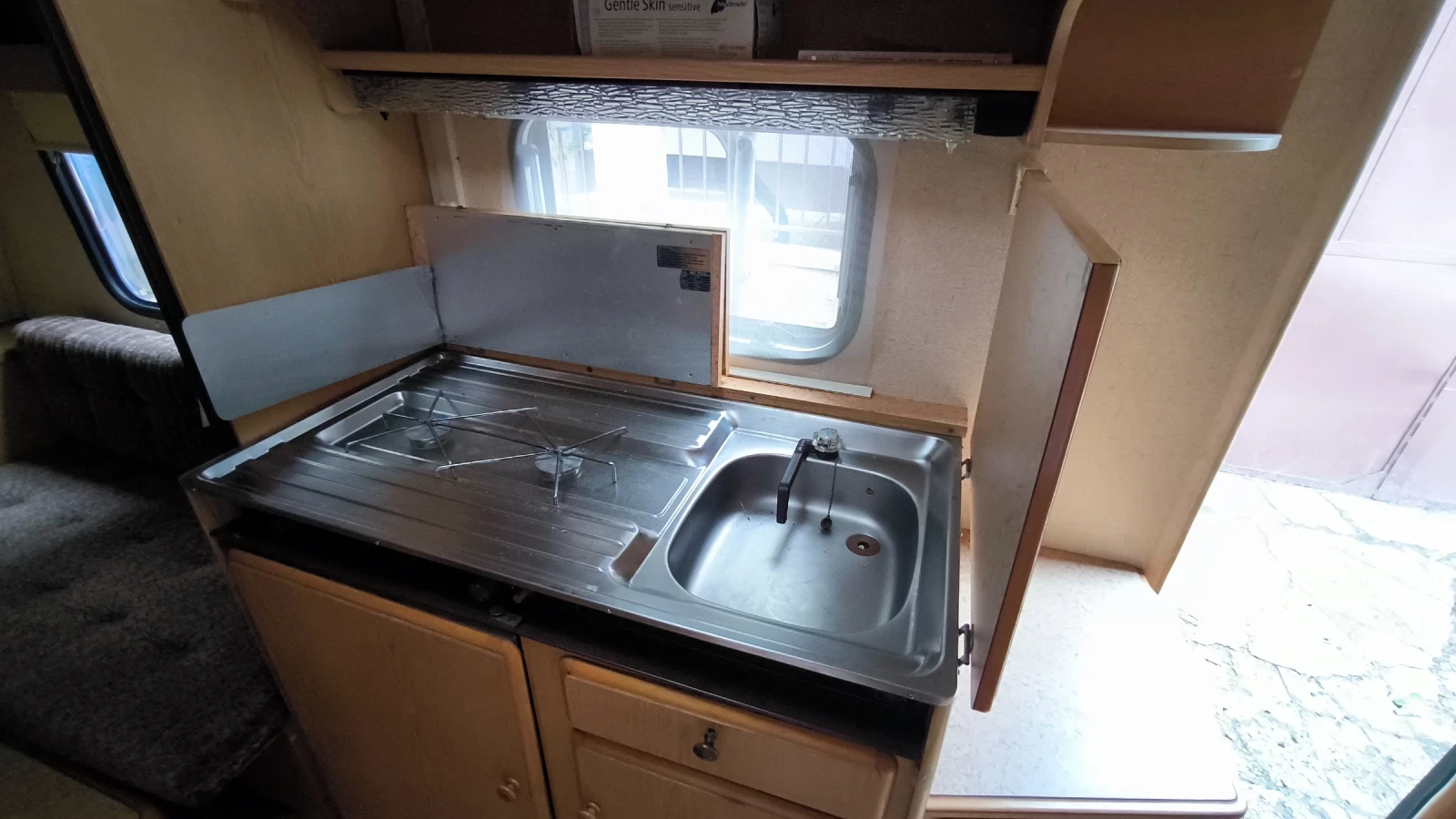 Каравана Knaus S?dwind 485, снимка 6 - Каравани и кемпери - 55711865