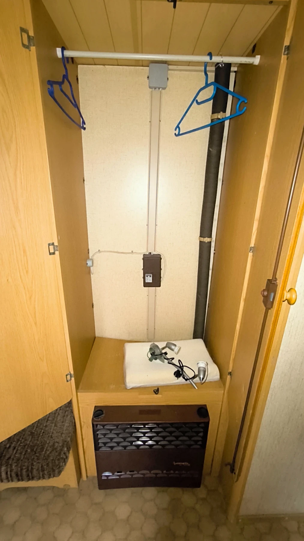 Каравана Knaus S?dwind 485, снимка 9 - Каравани и кемпери - 55711865