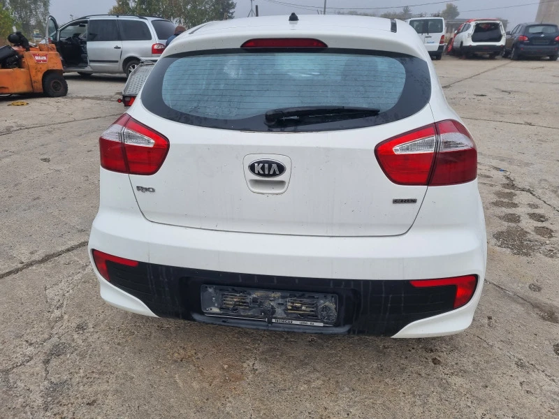 Kia Rio 1.1crdi-75ks-2015god-Euro6b-NA CHASTI, снимка 4 - Автомобили и джипове - 47402462