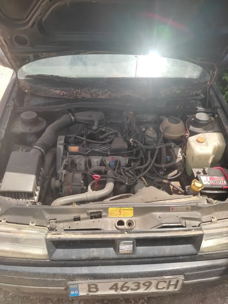 Seat Toledo 1.8i 90к.с., снимка 4 - Автомобили и джипове - 52438181