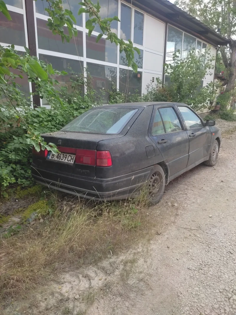 Seat Toledo 1.8i 90к.с., снимка 3 - Автомобили и джипове - 52438181