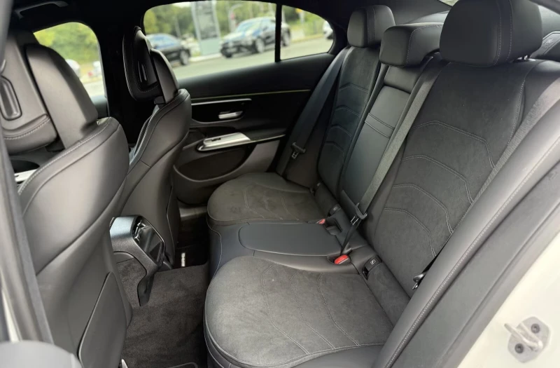 Mercedes-Benz E 220 AMG DIGITAL 360, снимка 6 - Автомобили и джипове - 51922830