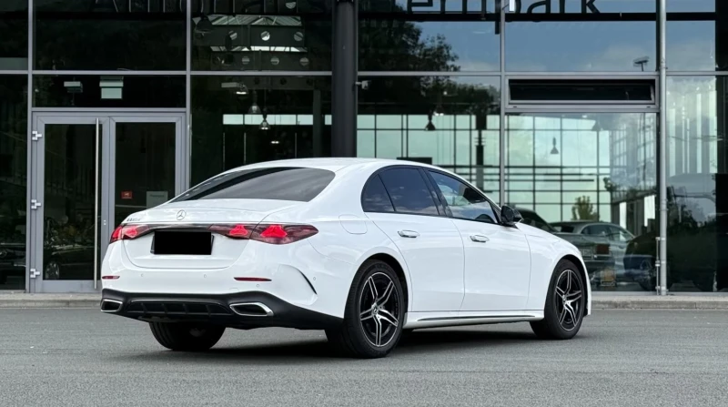 Mercedes-Benz E 220 AMG DIGITAL 360, снимка 3 - Автомобили и джипове - 51922830