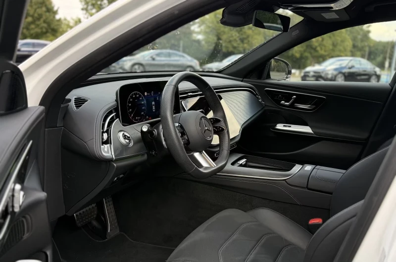 Mercedes-Benz E 220 AMG DIGITAL 360, снимка 5 - Автомобили и джипове - 51922830