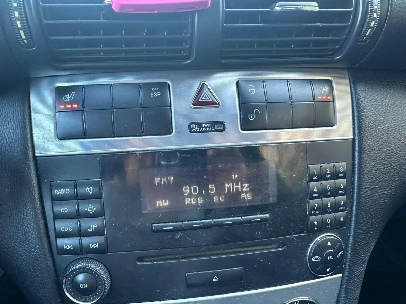 Mercedes-Benz C 220, снимка 8 - Автомобили и джипове - 52756110
