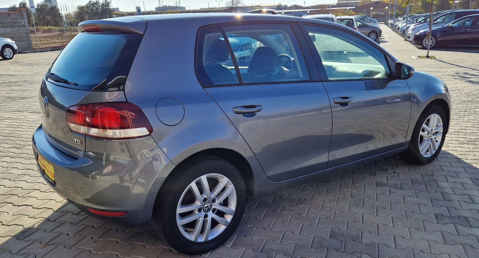 VW Golf 1.6 TDI 105 k.c - изображение 4