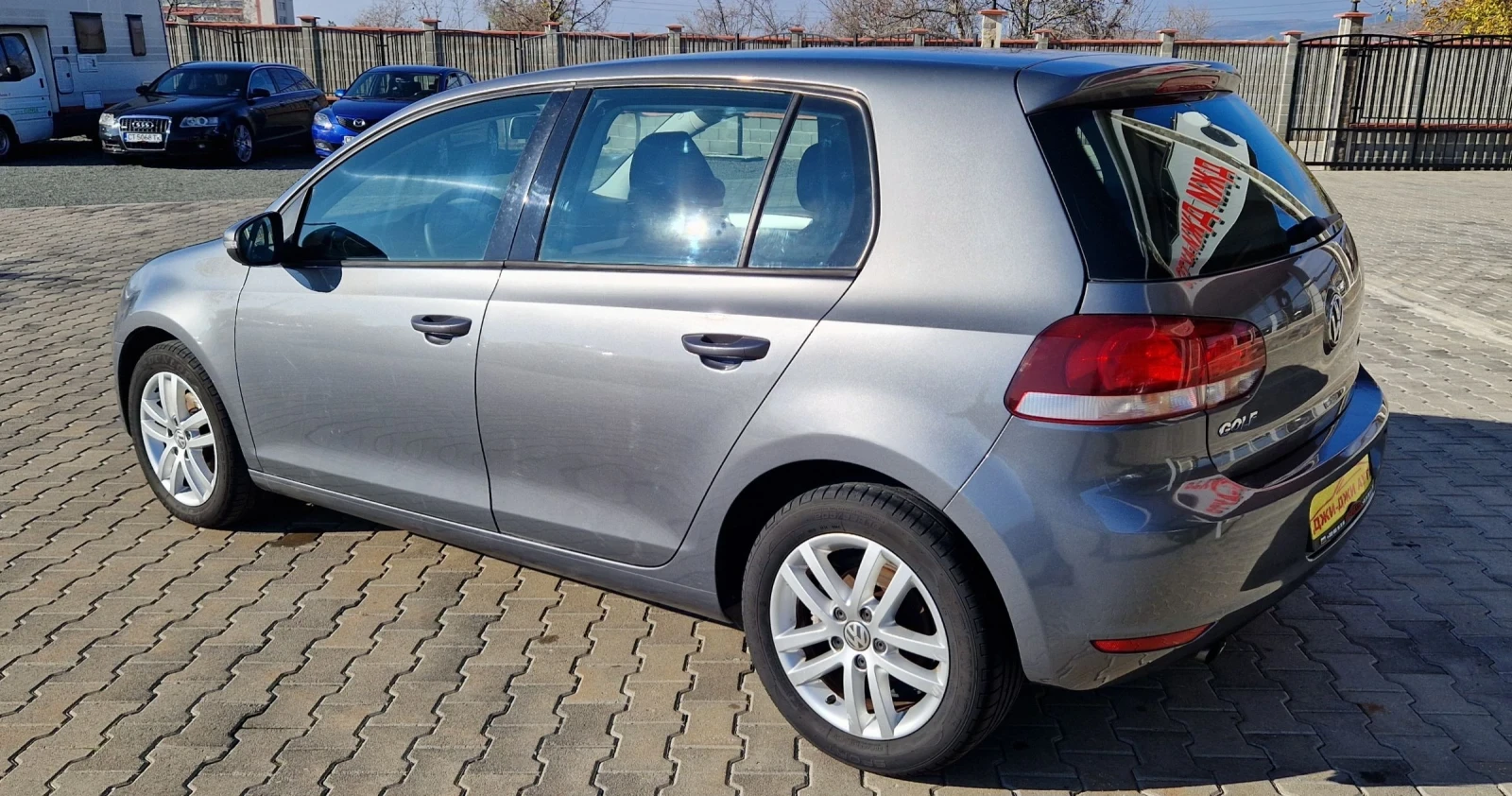 VW Golf 1.6 TDI 105 k.c - изображение 6