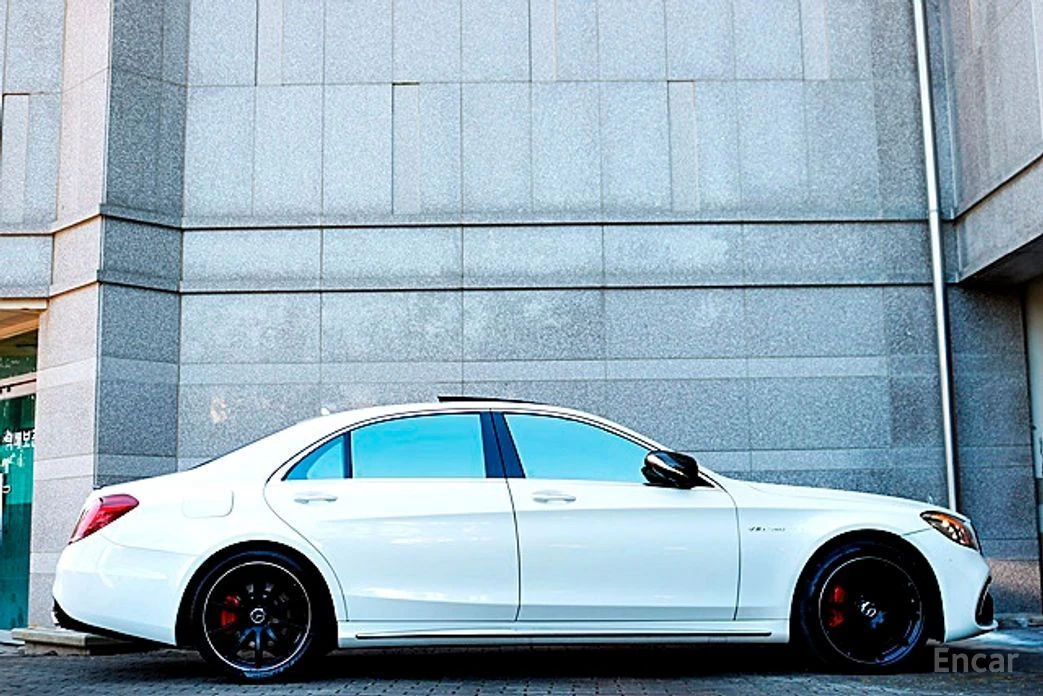 Mercedes-Benz S 63 AMG  - изображение 7
