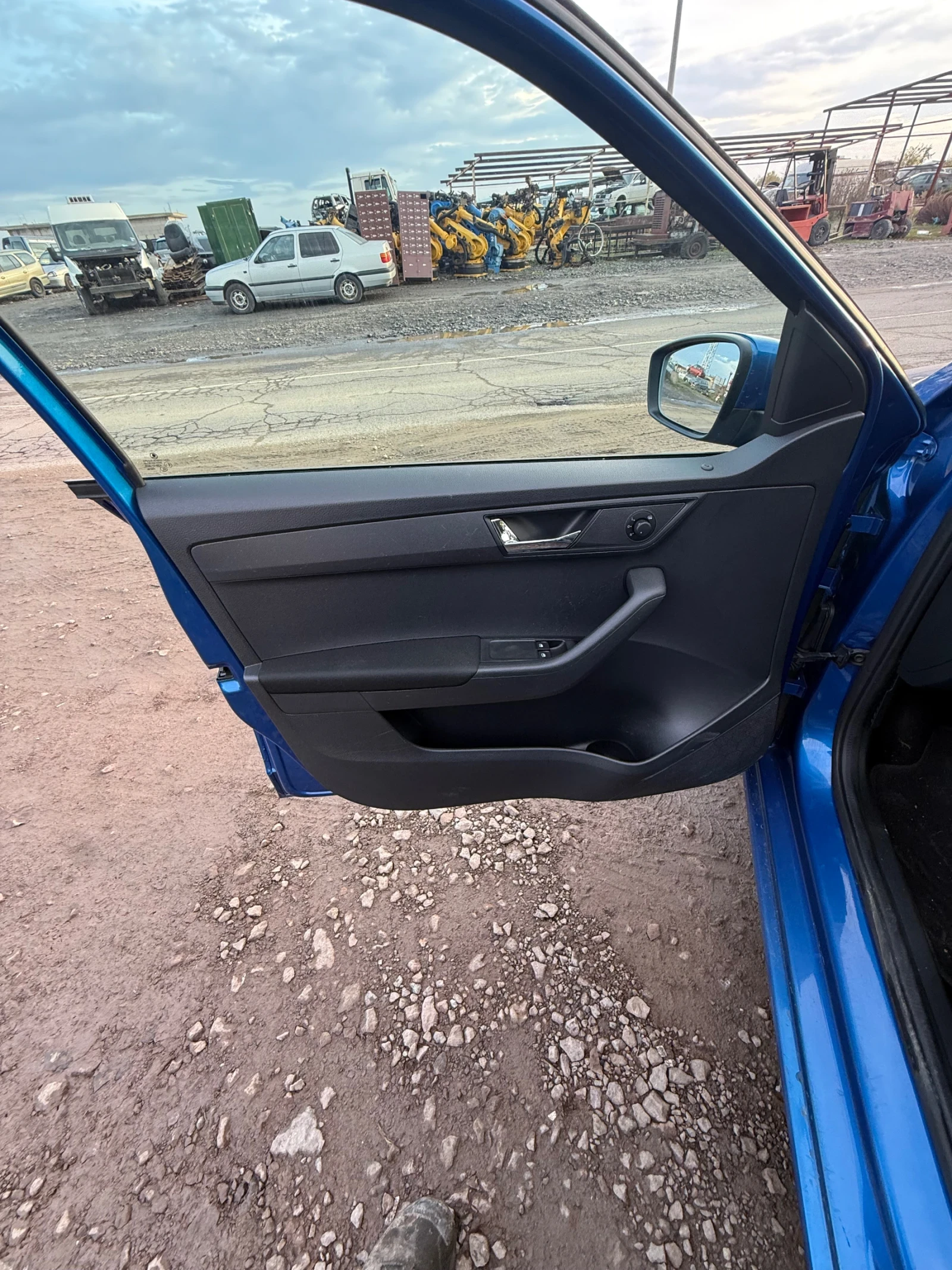 Skoda Fabia НА ЧАСТИ Шкода фабия 1.0 ТСИ 95 КС 2017 Г 28.000km - изображение 7