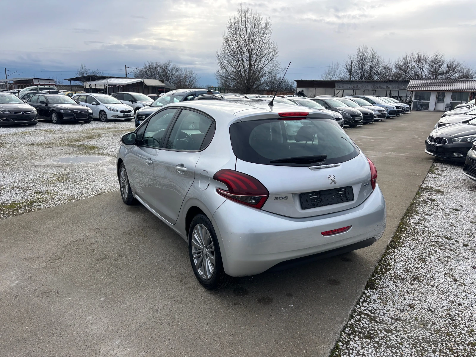 Peugeot 208 1.6 HDI / EURO 6 - изображение 4