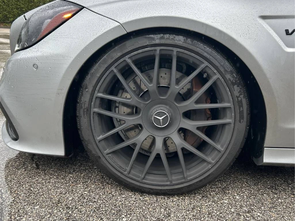 Mercedes-Benz CLS 63 AMG S * CARFAX* CARBON * Bang & Olufsen * CARPLAY, снимка 16 - Автомобили и джипове - 53897108