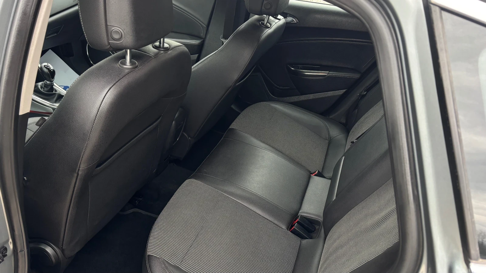 Opel Astra Нов внос от Италия , снимка 7 - Автомобили и джипове - 53916486