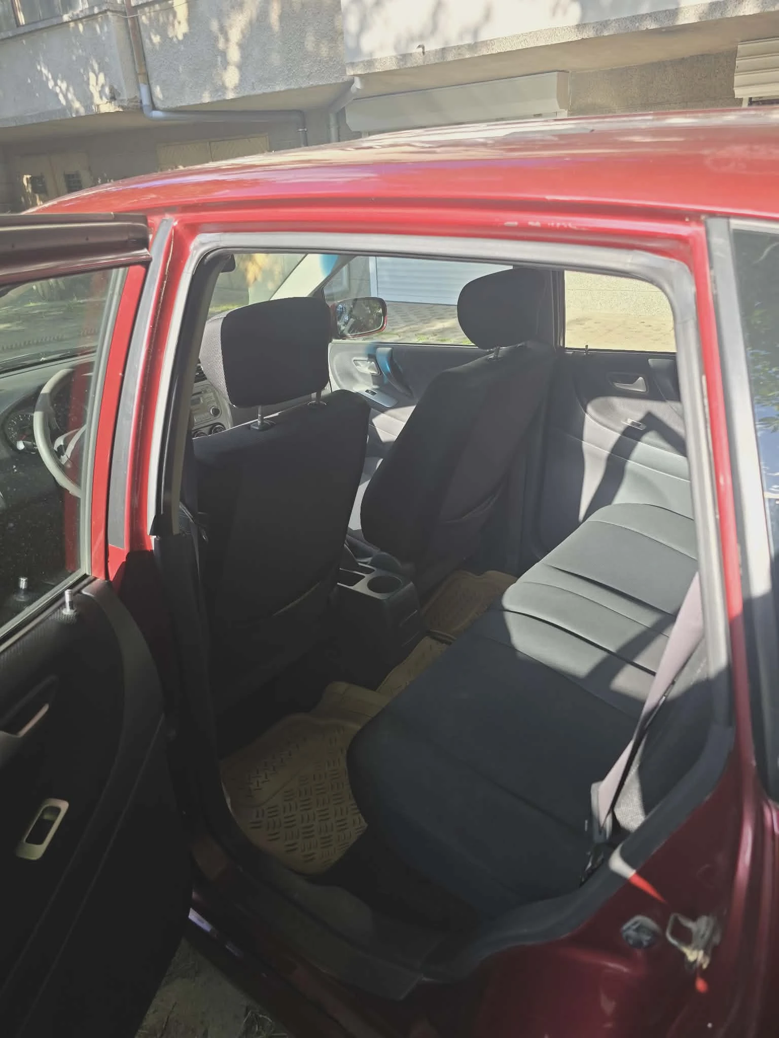 Suzuki Liana 1.6, снимка 6 - Автомобили и джипове - 54178352