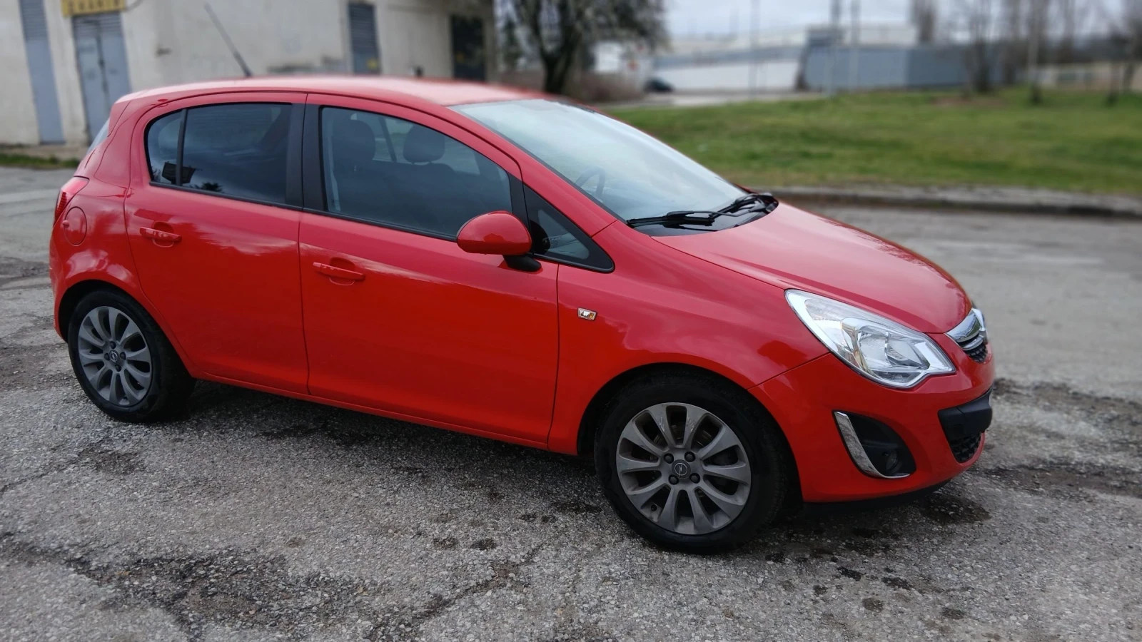Opel Corsa 1.2 бензин EURO 5B, снимка 4 - Автомобили и джипове - 54384867