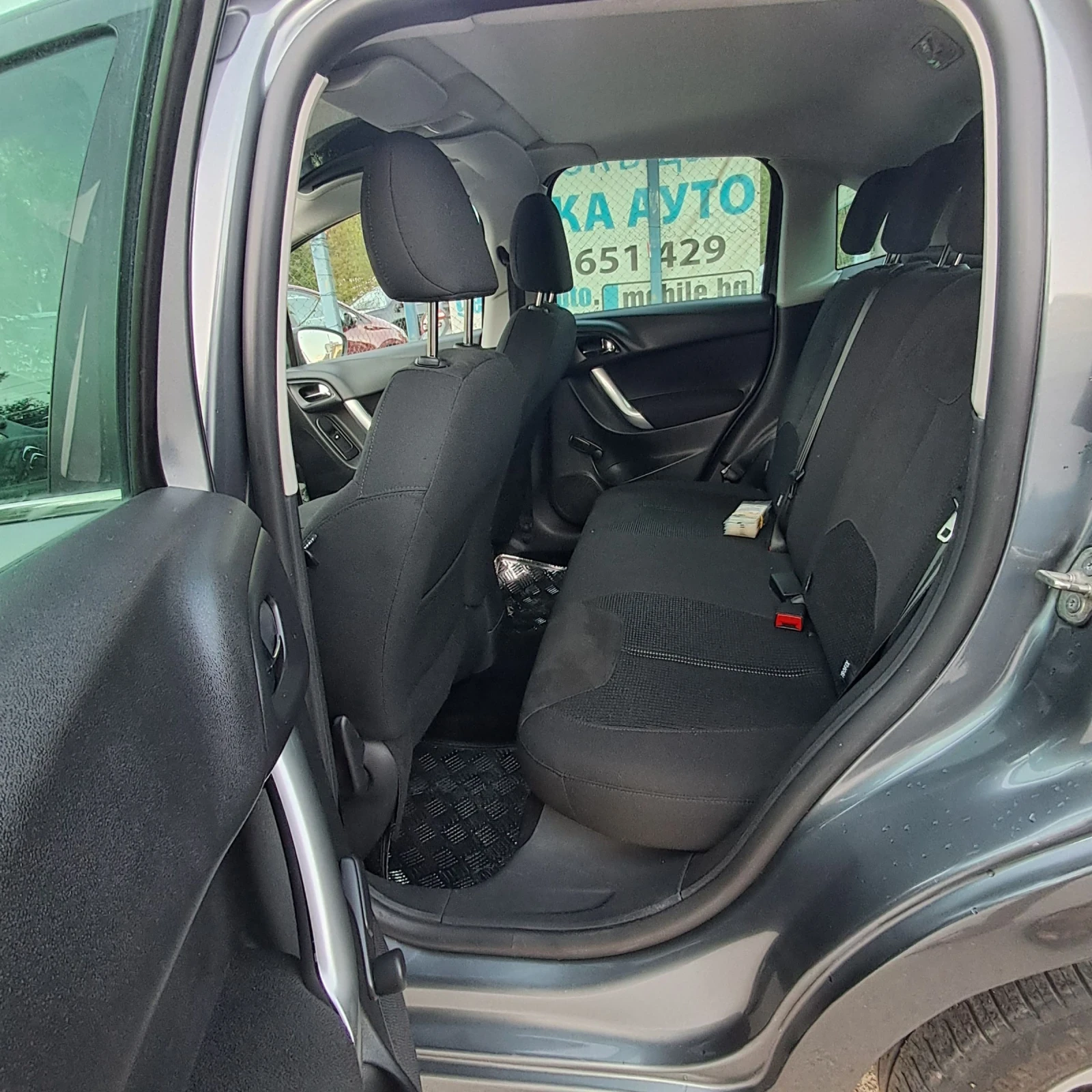 Citroen C3 Ексклозив 1.4HDI, снимка 15 - Автомобили и джипове - 54558830