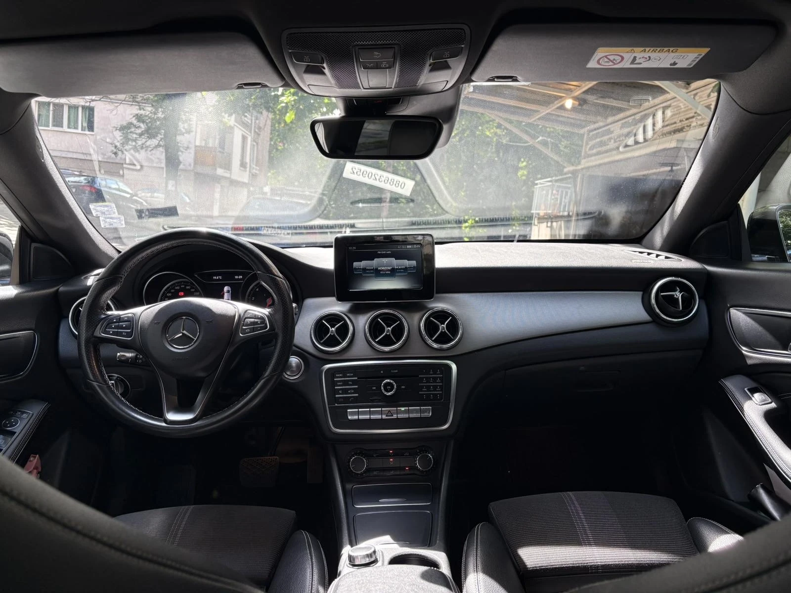 Mercedes-Benz CLA 200 Регистрирана / Перфектна, снимка 12 - Автомобили и джипове - 54956952