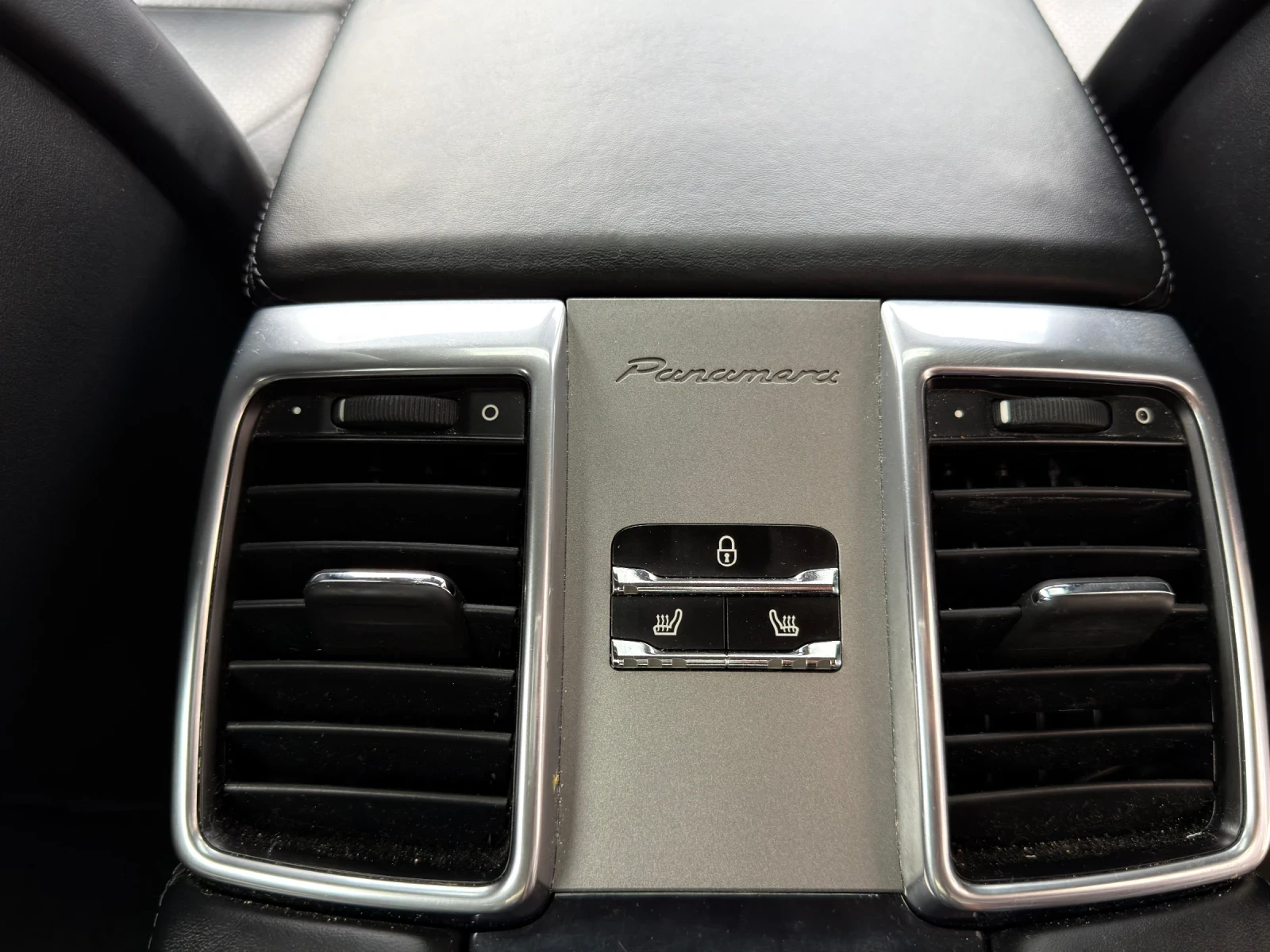 Porsche Panamera Facelift!Годишно Автокаско!Обслужен!, снимка 12 - Автомобили и джипове - 55290456