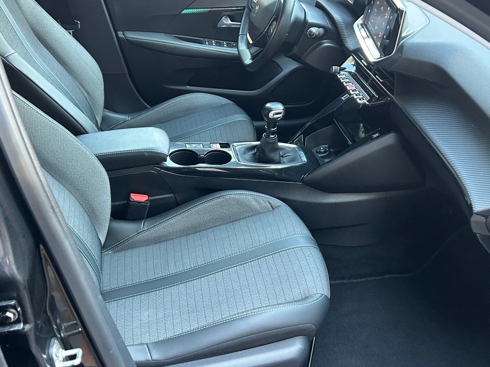 Peugeot 208 1, 6GT LINE BLUE HDI, снимка 12 - Автомобили и джипове - 55633413