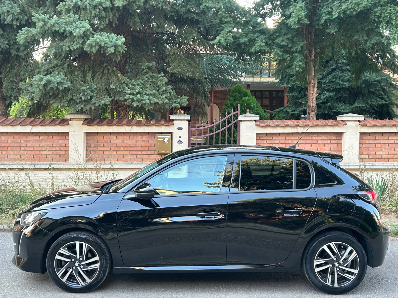 Peugeot 208 1, 6GT LINE BLUE HDI, снимка 7 - Автомобили и джипове - 55633413