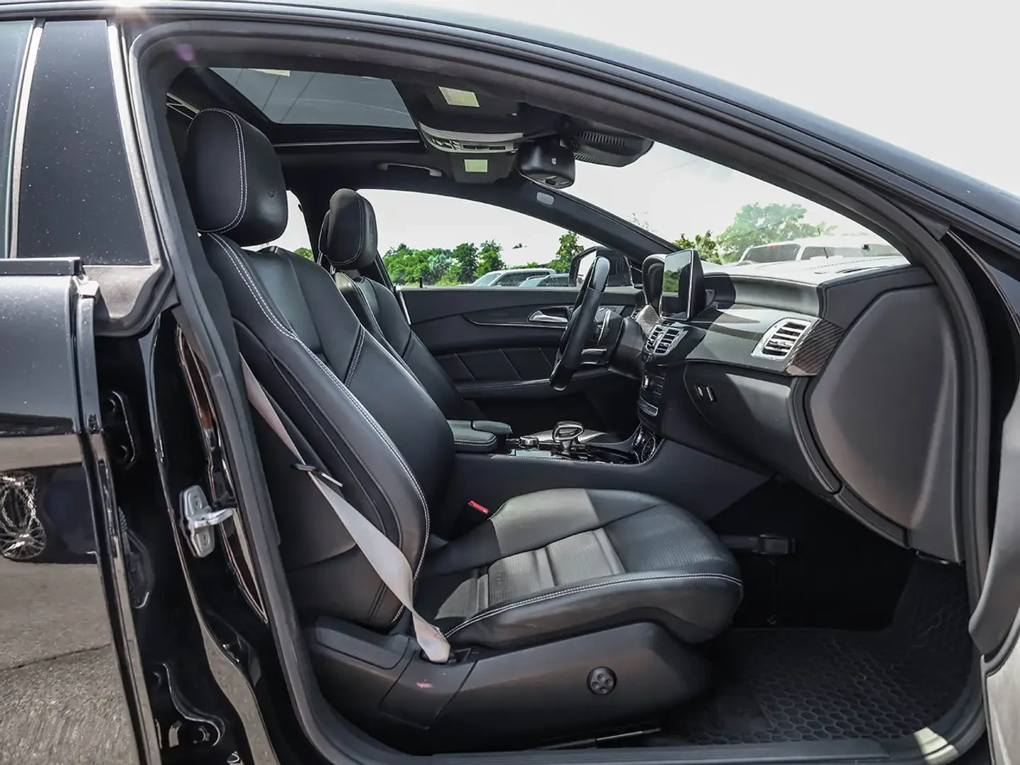 Mercedes-Benz CLS 63 AMG (C218 facelift, 2014) CLS 63 S 4MATIC, снимка 11 - Автомобили и джипове - 55659130