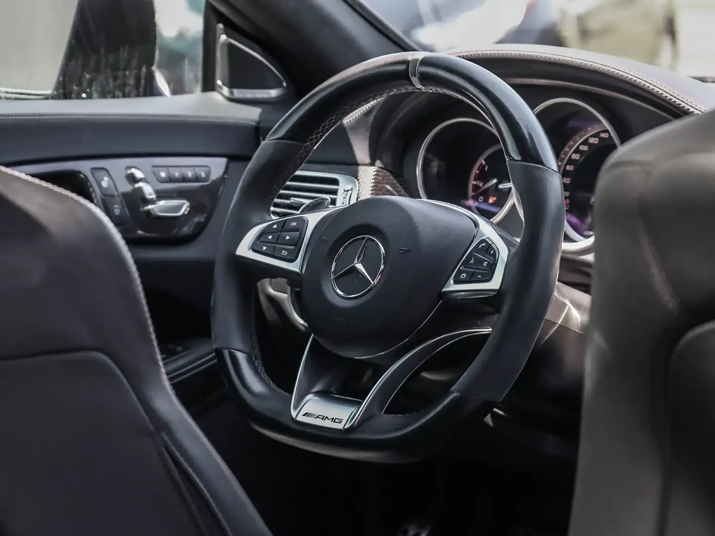 Mercedes-Benz CLS 63 AMG (C218 facelift, 2014) CLS 63 S 4MATIC, снимка 8 - Автомобили и джипове - 55659130