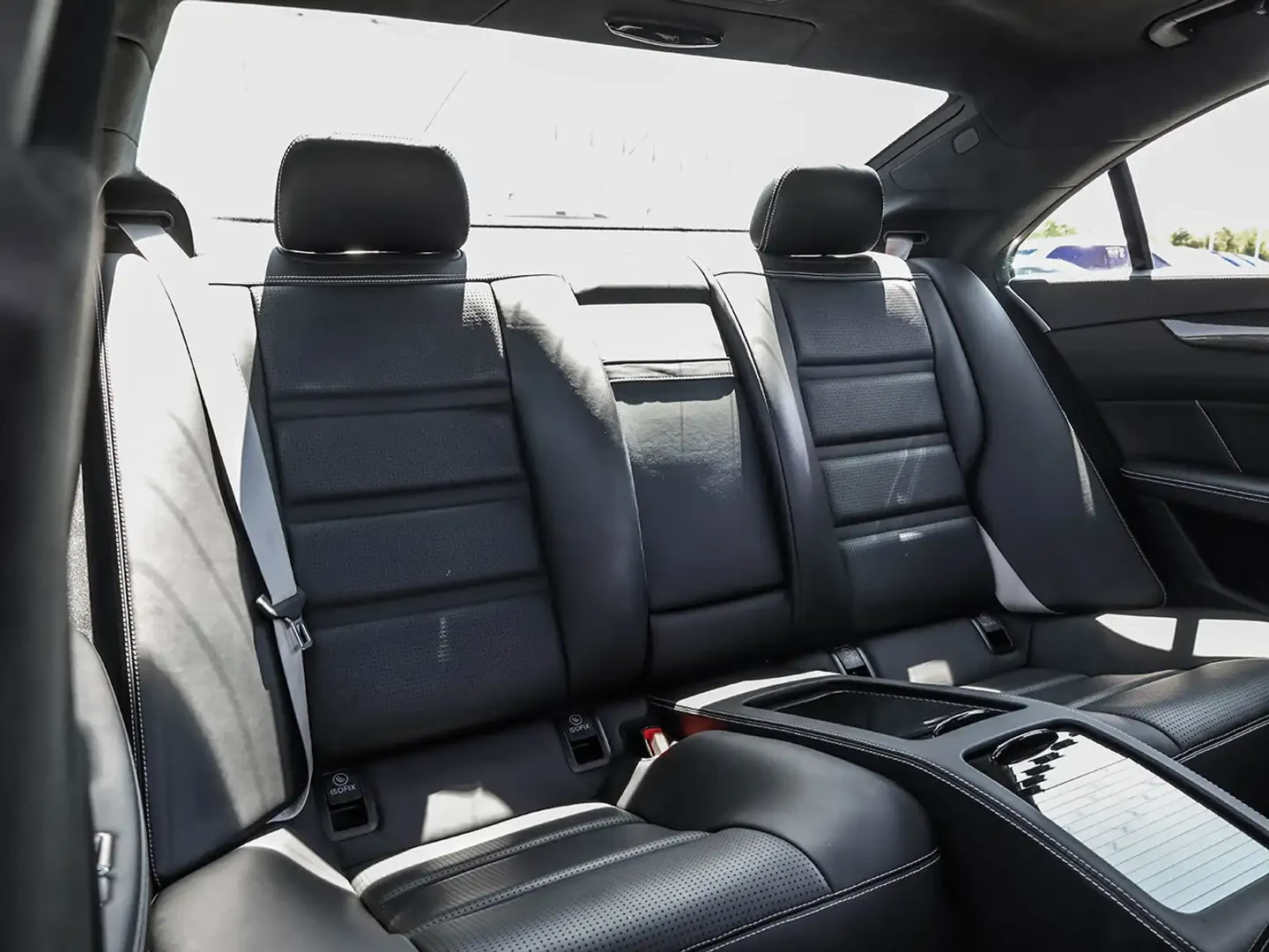 Mercedes-Benz CLS 63 AMG (C218 facelift, 2014) CLS 63 S 4MATIC, снимка 17 - Автомобили и джипове - 55659130