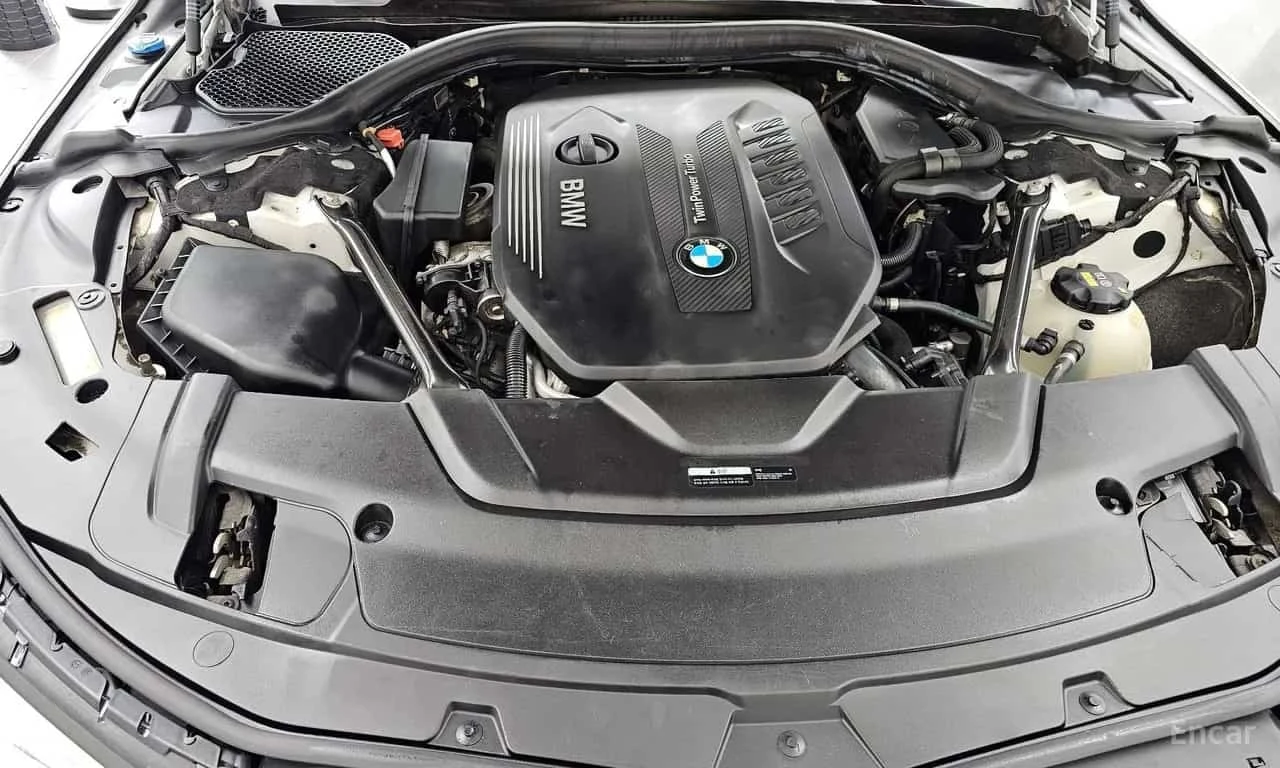 BMW 740 * 740d xDrive M Sport * ЦЕНА ДО БГ, снимка 6 - Автомобили и джипове - 55789992