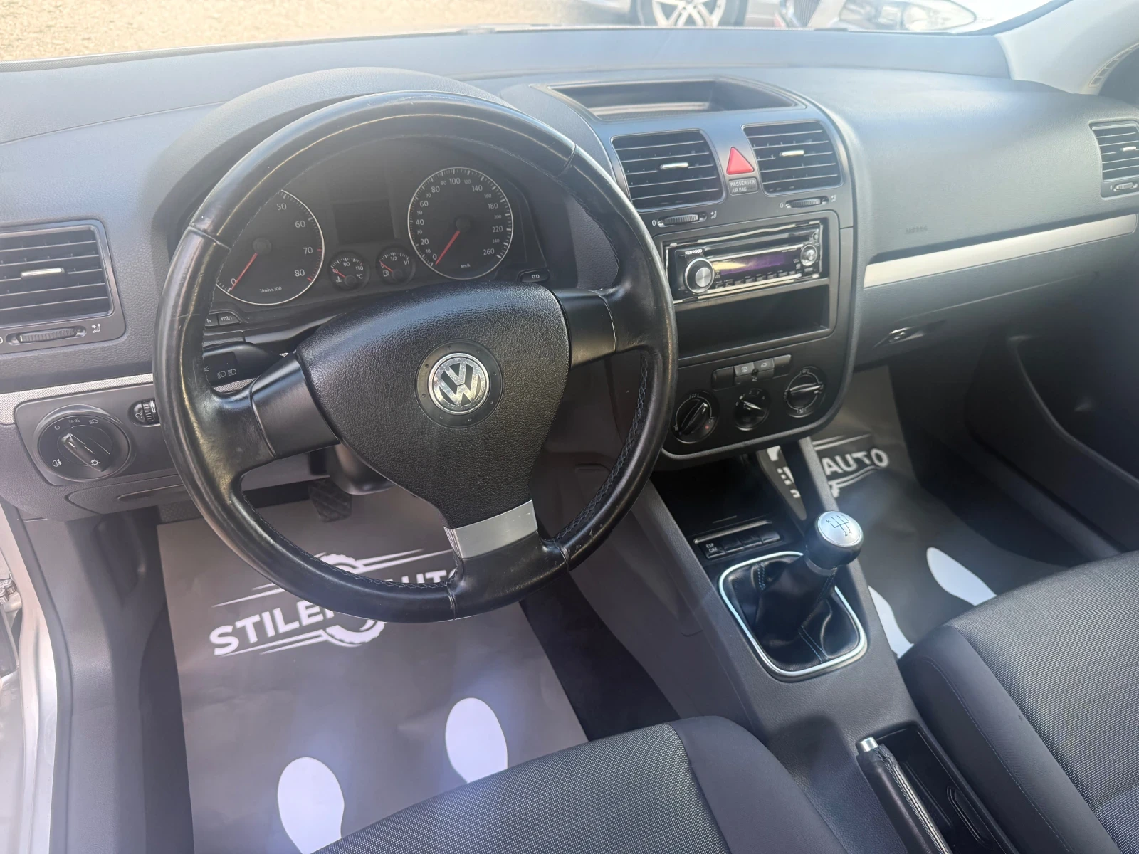 VW Golf 1.6-Газ/Бензин-Италия, снимка 9 - Автомобили и джипове - 56242077
