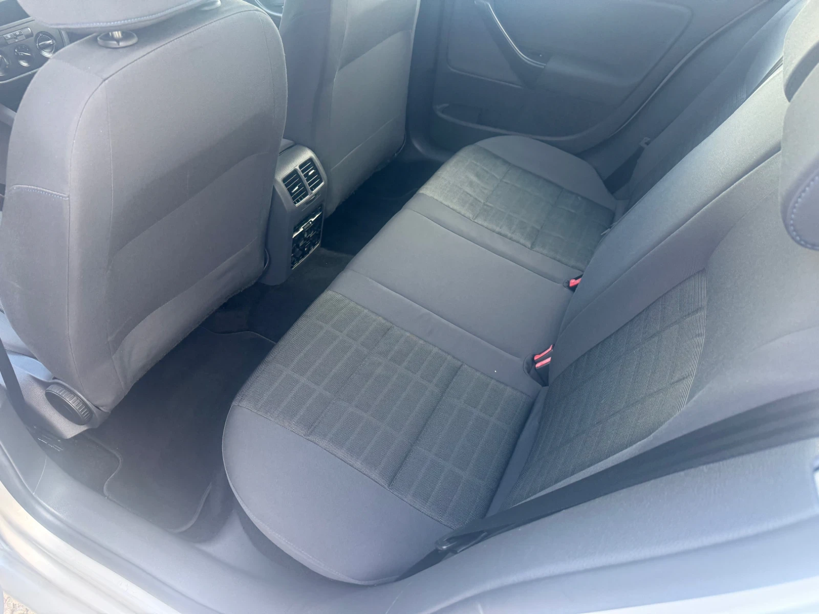 VW Golf 1.6-Газ/Бензин-Италия, снимка 11 - Автомобили и джипове - 56242077