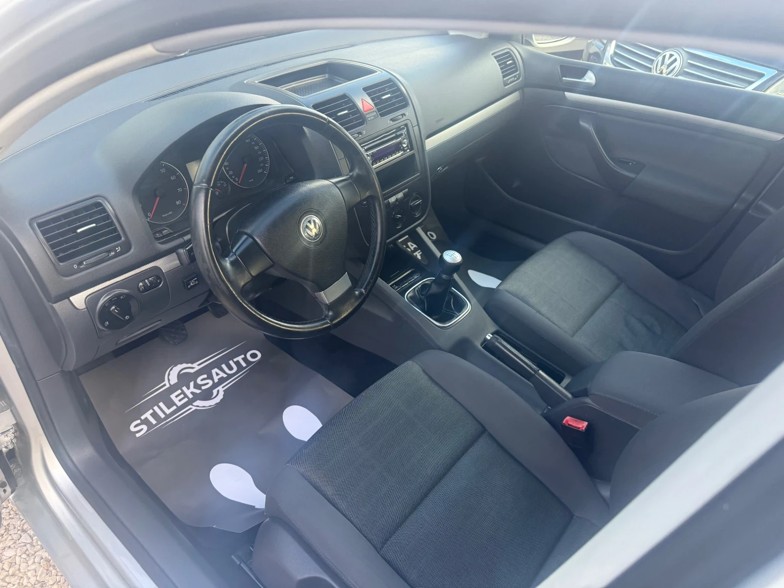VW Golf 1.6-Газ/Бензин-Италия, снимка 10 - Автомобили и джипове - 56242077