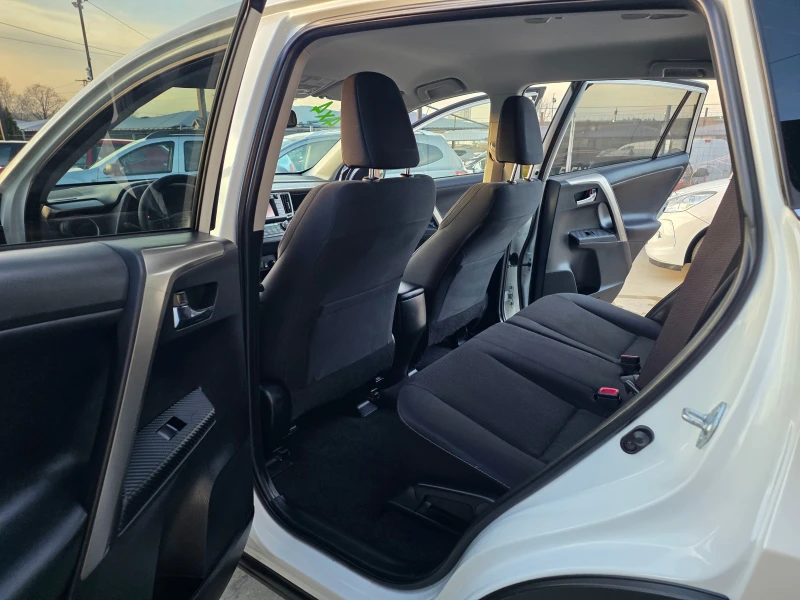 Toyota Rav4 STYLE-2.0I-151к.с EURO 5B-ШВЕЙЦАРИЯ, снимка 14 - Автомобили и джипове - 52428434