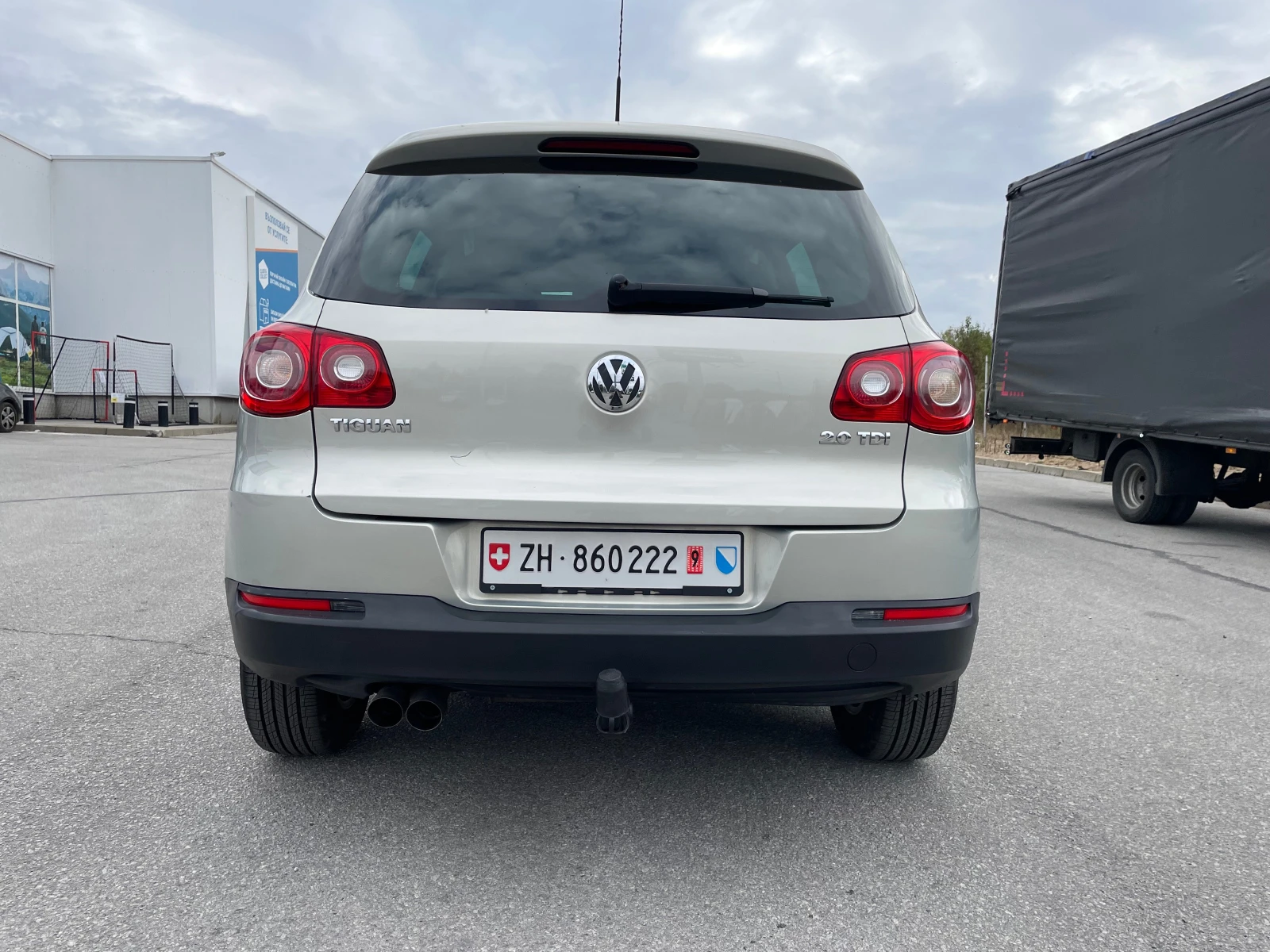 VW Tiguan 2.0TDI 4X4 SUISS - изображение 5