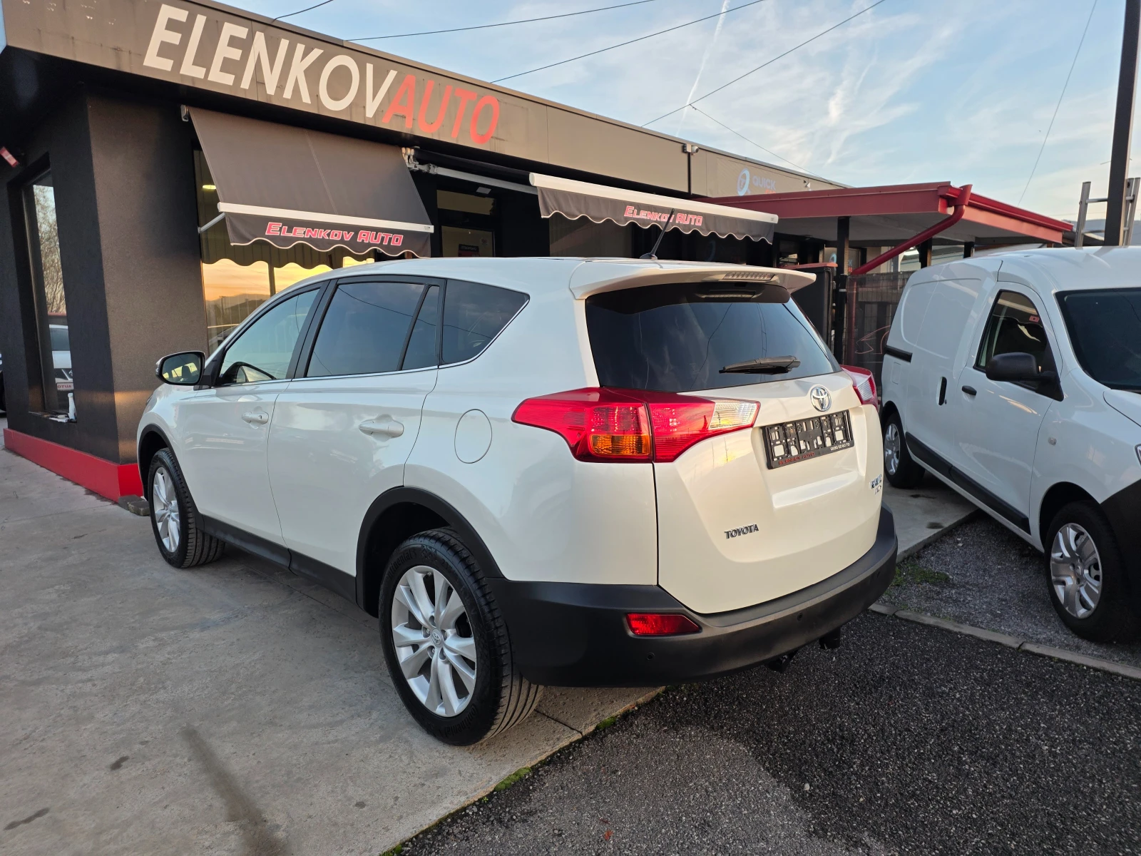 Toyota Rav4 STYLE-2.0I-151к.с EURO 5B-ШВЕЙЦАРИЯ - изображение 6