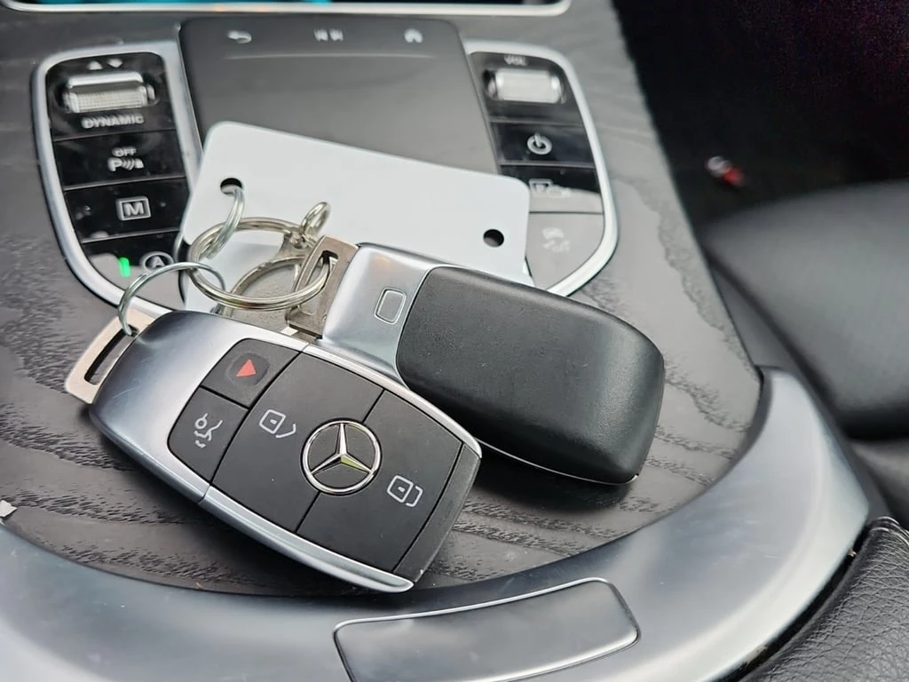 Mercedes-Benz GLC 300 * CARFAX * БЕЗ ПЪРВОНАЧАЛНА ВНОСКА - изображение 8