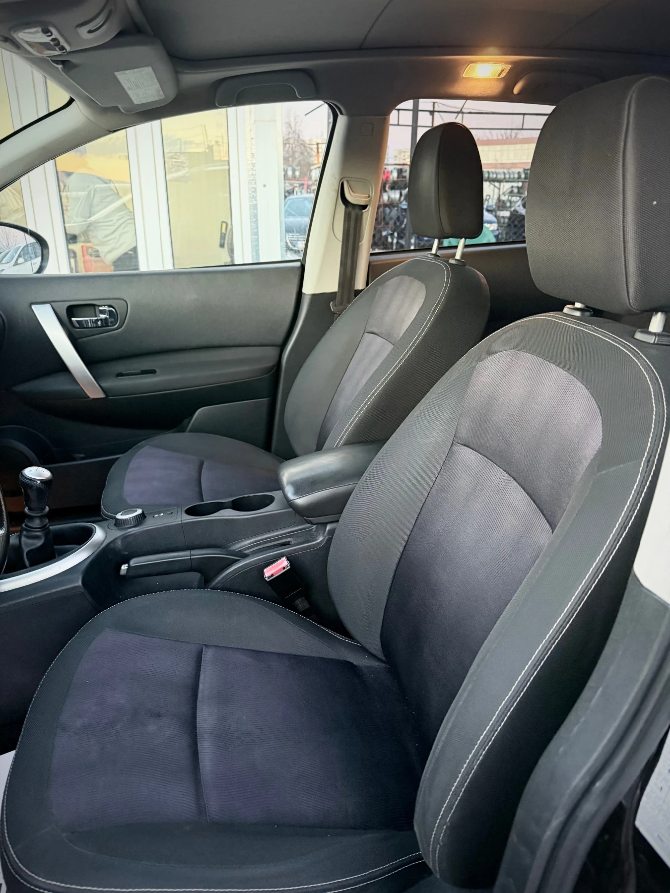 Nissan Qashqai 2.0i 4�4 7����� ��������� | Mobile.bg � ����������� 13