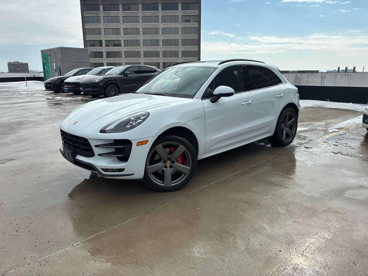 Porsche Macan Turbo  CARFAX | Auto.bg — изображение 1