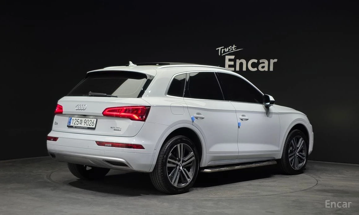 Audi Q5, снимка 2 - Автомобили и джипове - 53971682