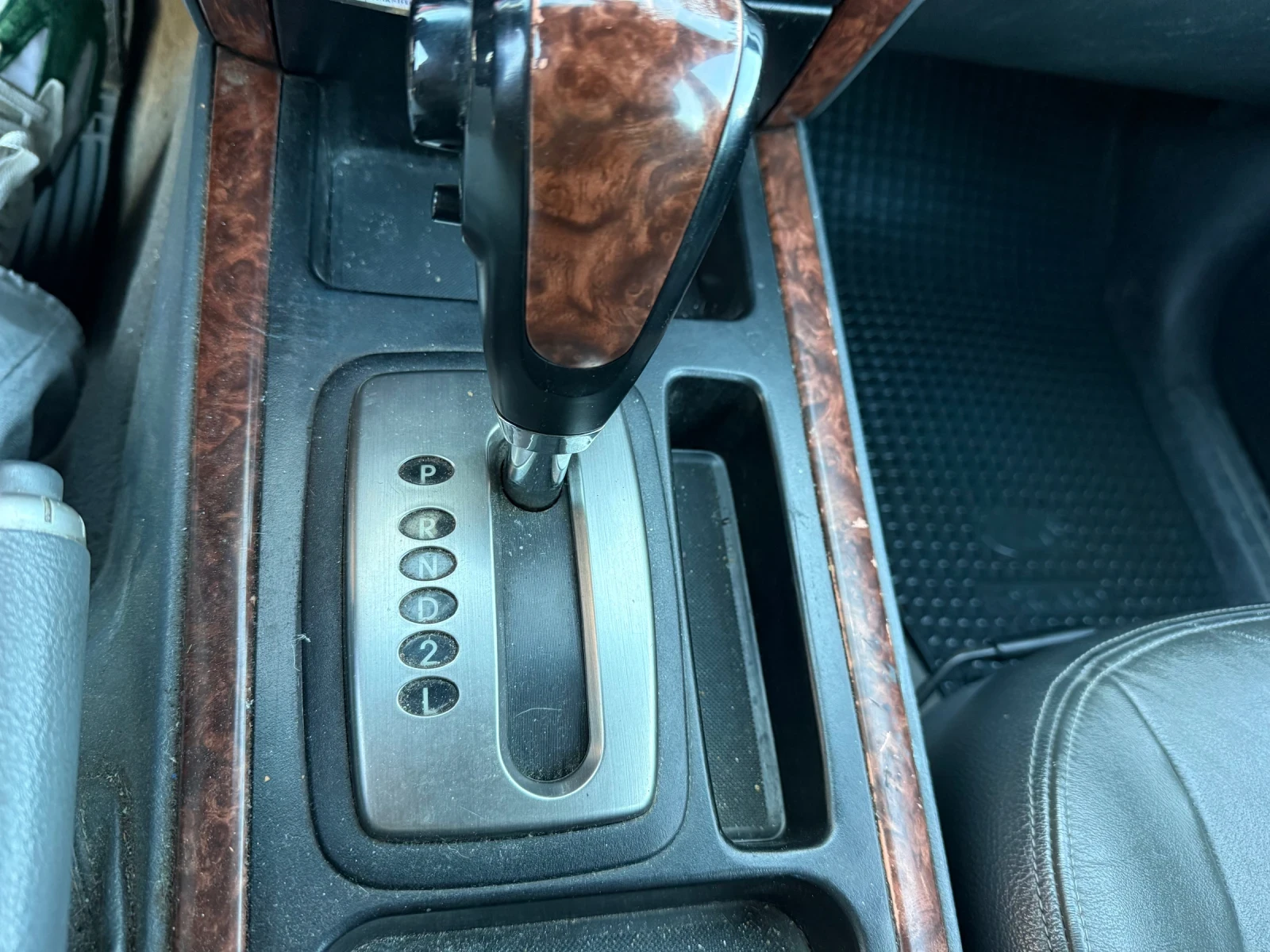 Kia Sorento 3.5 V6 / ГАЗ / АВТОМАТ / КОЖА / ПОДГРЕВ / ОБСЛУЖЕН, снимка 14 - Автомобили и джипове - 54140063