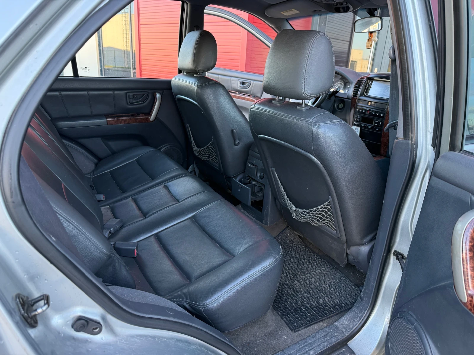 Kia Sorento 3.5 V6 / ГАЗ / АВТОМАТ / КОЖА / ПОДГРЕВ / ОБСЛУЖЕН, снимка 11 - Автомобили и джипове - 54140063