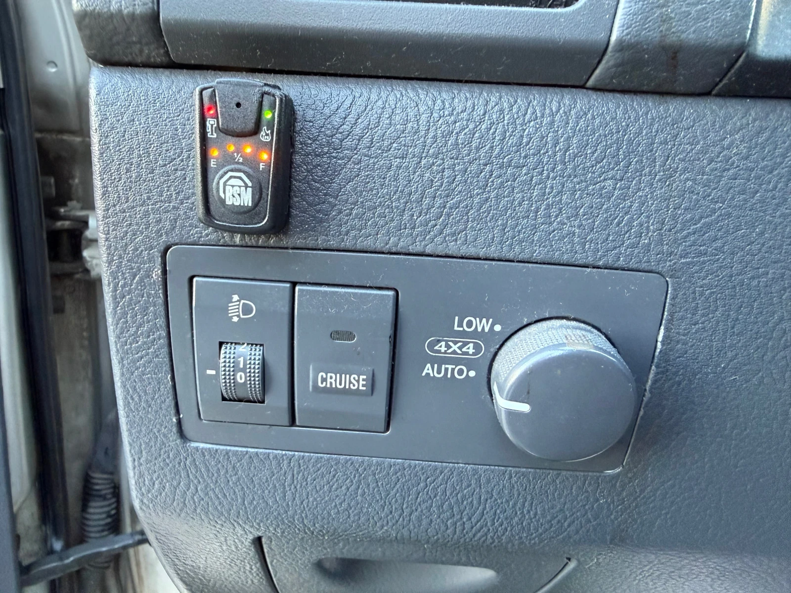 Kia Sorento 3.5 V6 / ГАЗ / АВТОМАТ / КОЖА / ПОДГРЕВ / ОБСЛУЖЕН, снимка 13 - Автомобили и джипове - 54140063