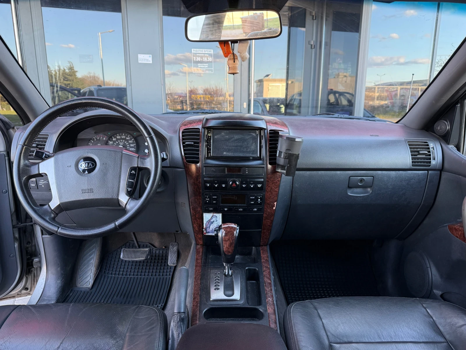 Kia Sorento 3.5 V6 / ГАЗ / АВТОМАТ / КОЖА / ПОДГРЕВ / ОБСЛУЖЕН, снимка 7 - Автомобили и джипове - 54140063