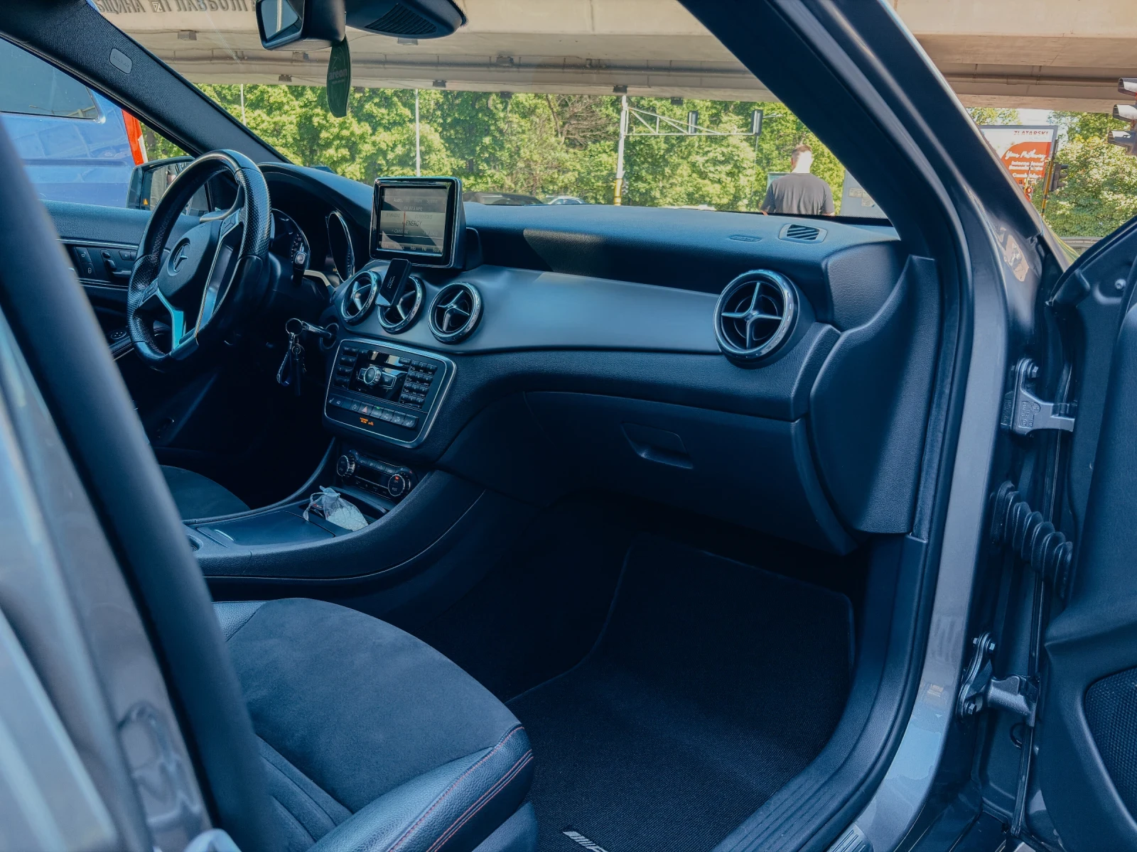 Mercedes-Benz GLA 250 AMG, снимка 11 - Автомобили и джипове - 54554461