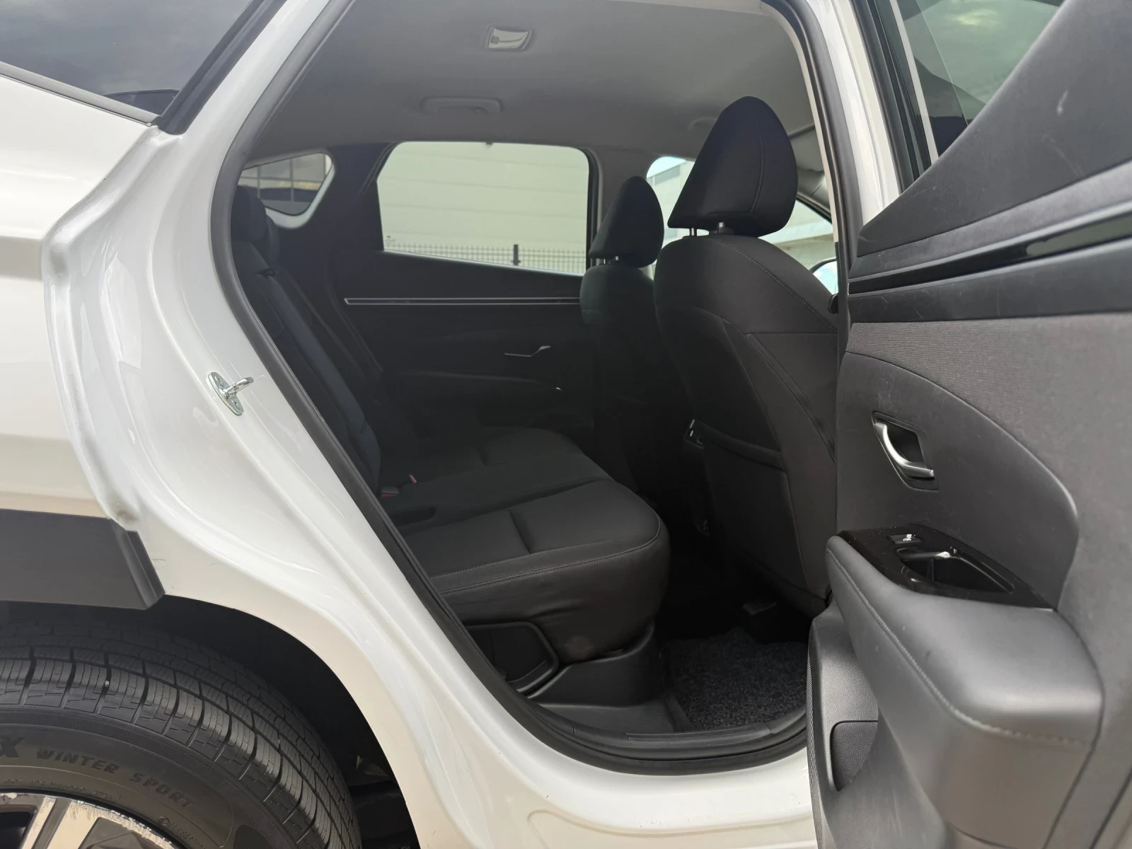 Hyundai Tucson 1.6HEV HYBRID 230кс / XLine / 125 000км / ИСТОРИЯ, снимка 11 - Автомобили и джипове - 55075889