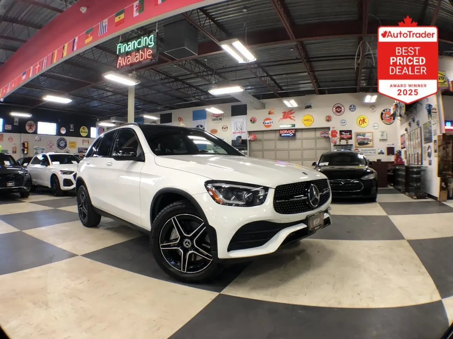 Mercedes-Benz GLC 300 4MATIC AMG| PANO| ПОДГРЕВ| ПАМЕТ| КАМЕРА| 258к.с., снимка 3 - Автомобили и джипове - 56130021