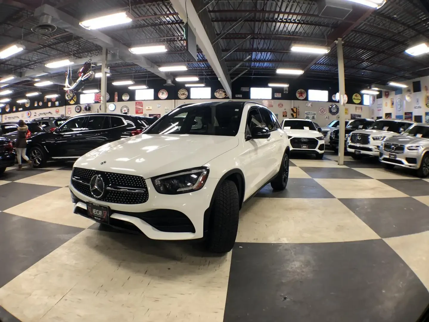 Mercedes-Benz GLC 300 4MATIC AMG| PANO| ПОДГРЕВ| ПАМЕТ| КАМЕРА| 258к.с.